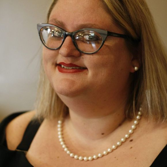 Meet your Posher, Jennifer - Picture 1 of 1